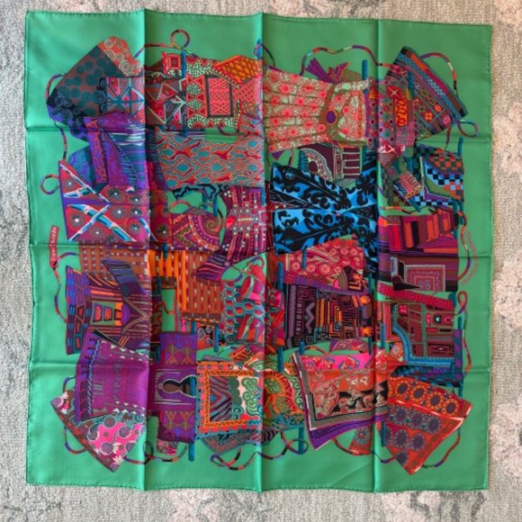 Hermes "Voyage en Etoffes" Silk Scarf 90cm - Green - Picture 6 of 6